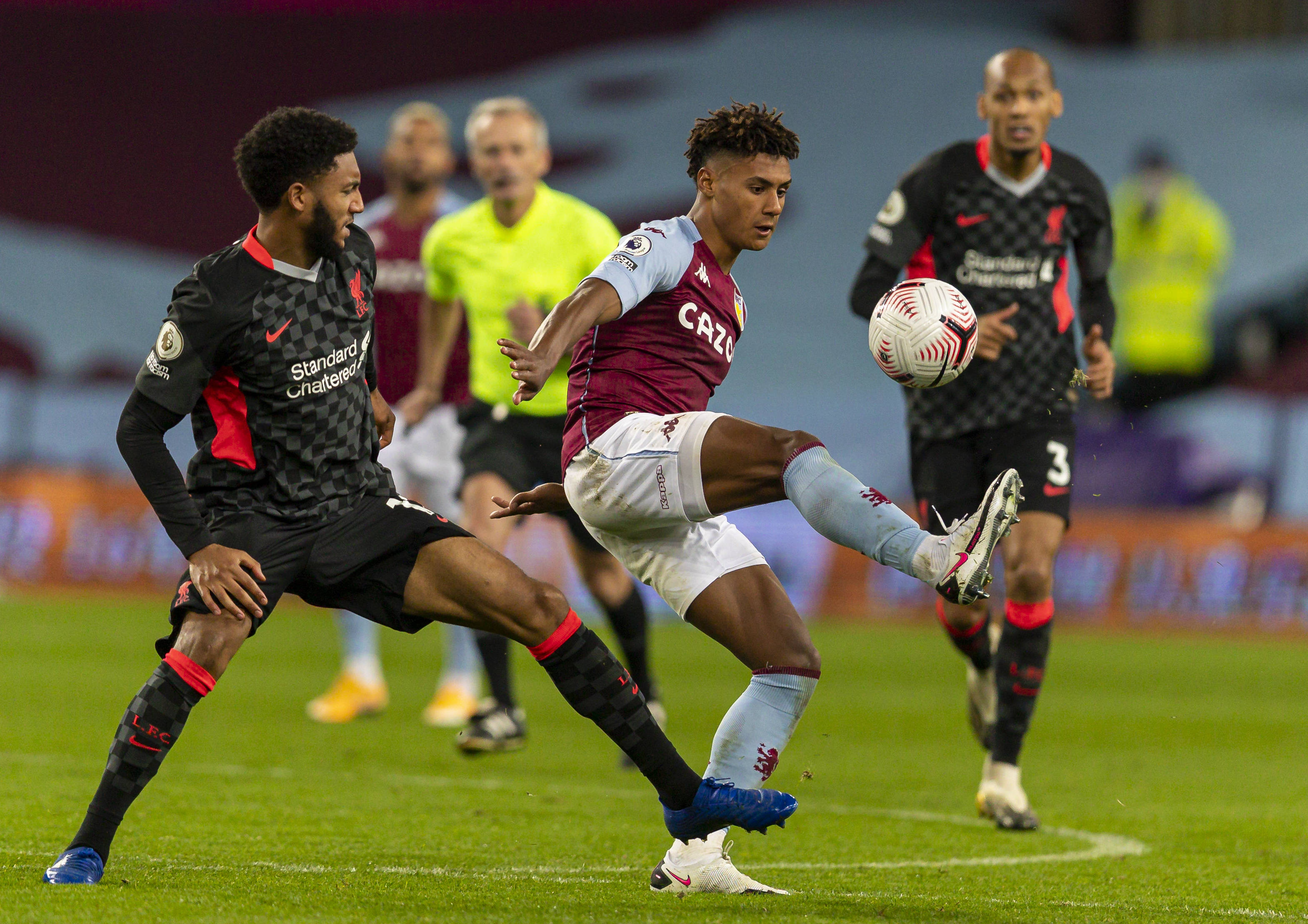 轻有活力的 轻有活力的